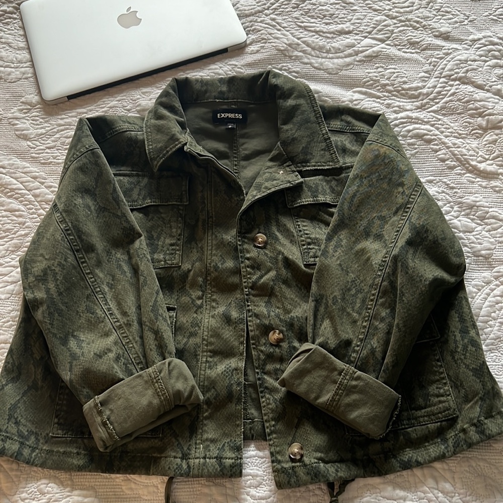 Camo Button Front Jacket - Picture 2 of 4
